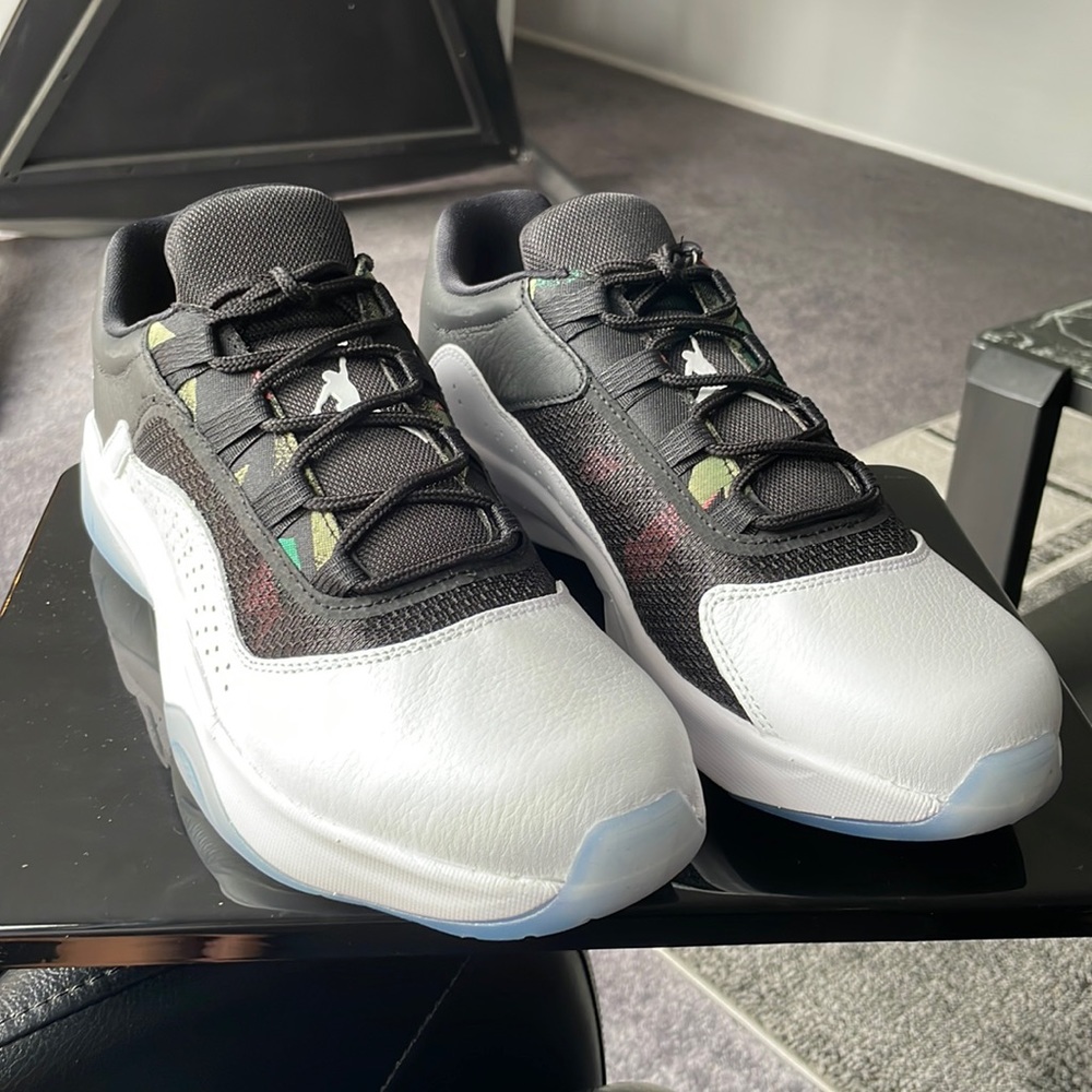 Air Jordan 11 Low